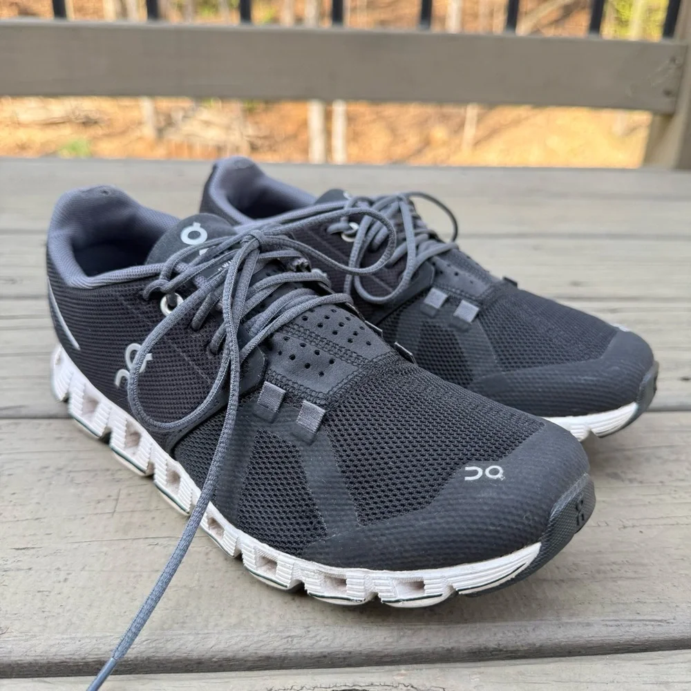 ON Running Cloud 6 Running Shoes in Black and White size 8.5 - Picture 3 of 16